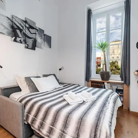 Appartement Beach Front - For Request Vvhatapp -0-0-33-7-4-5-4-0-8-4-6-8-amazing Location !!! Close To All !!!